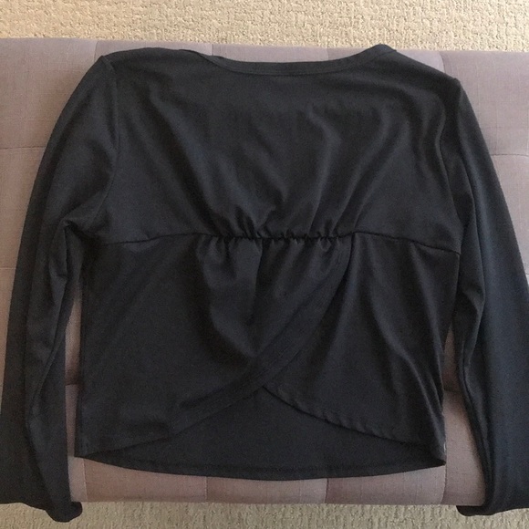 Fabletics Tops - Fabletics crop top 🛍🛍